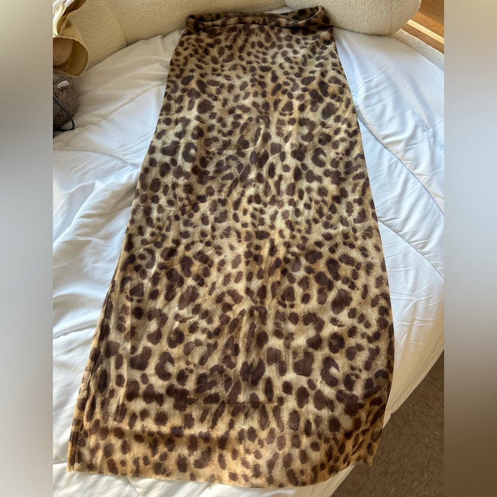 Zara Women’s Leopard Print Midi Skirt